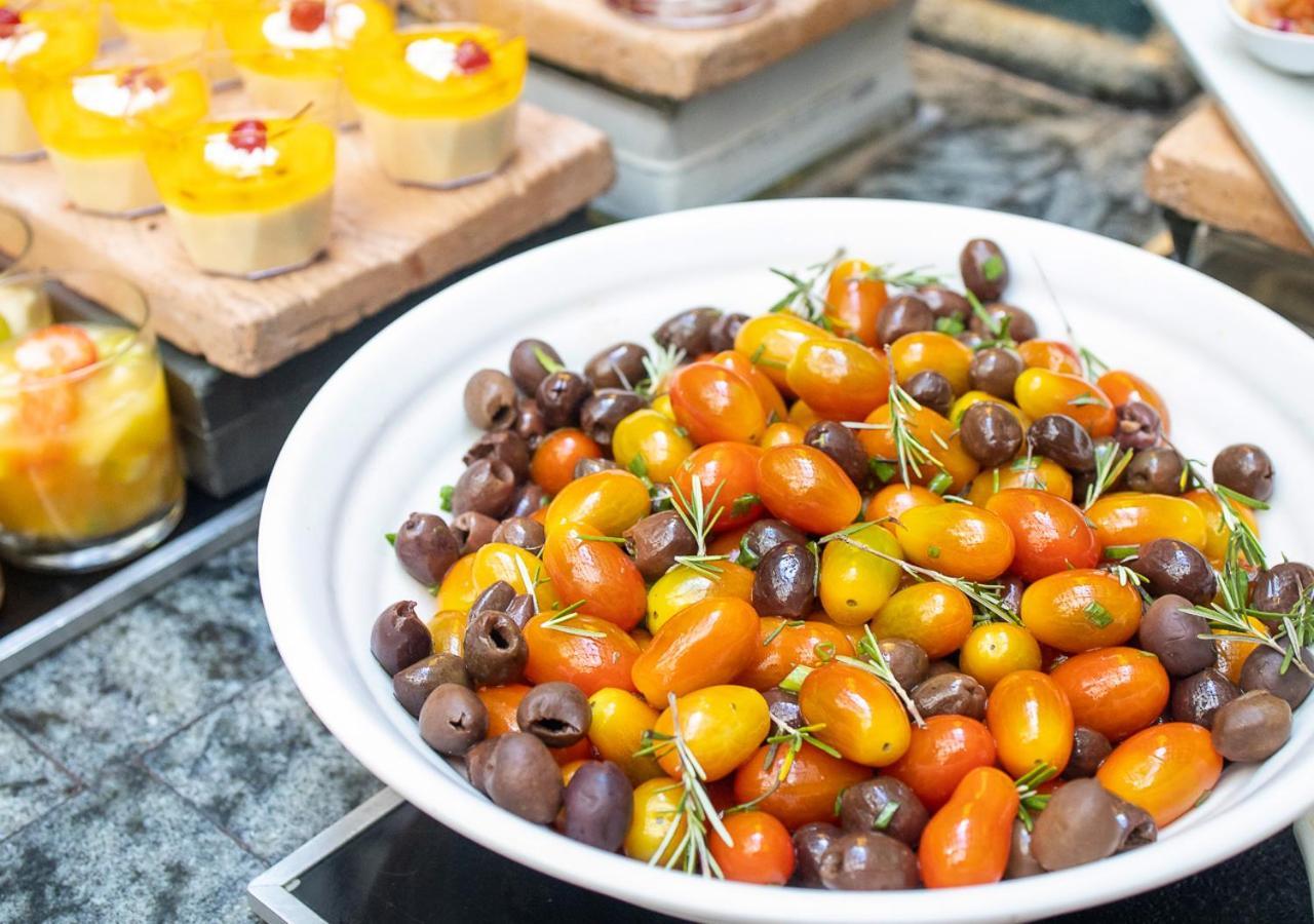 Hot Beach Resort Olimpia Exterior photo Cherry tomatoes and olives